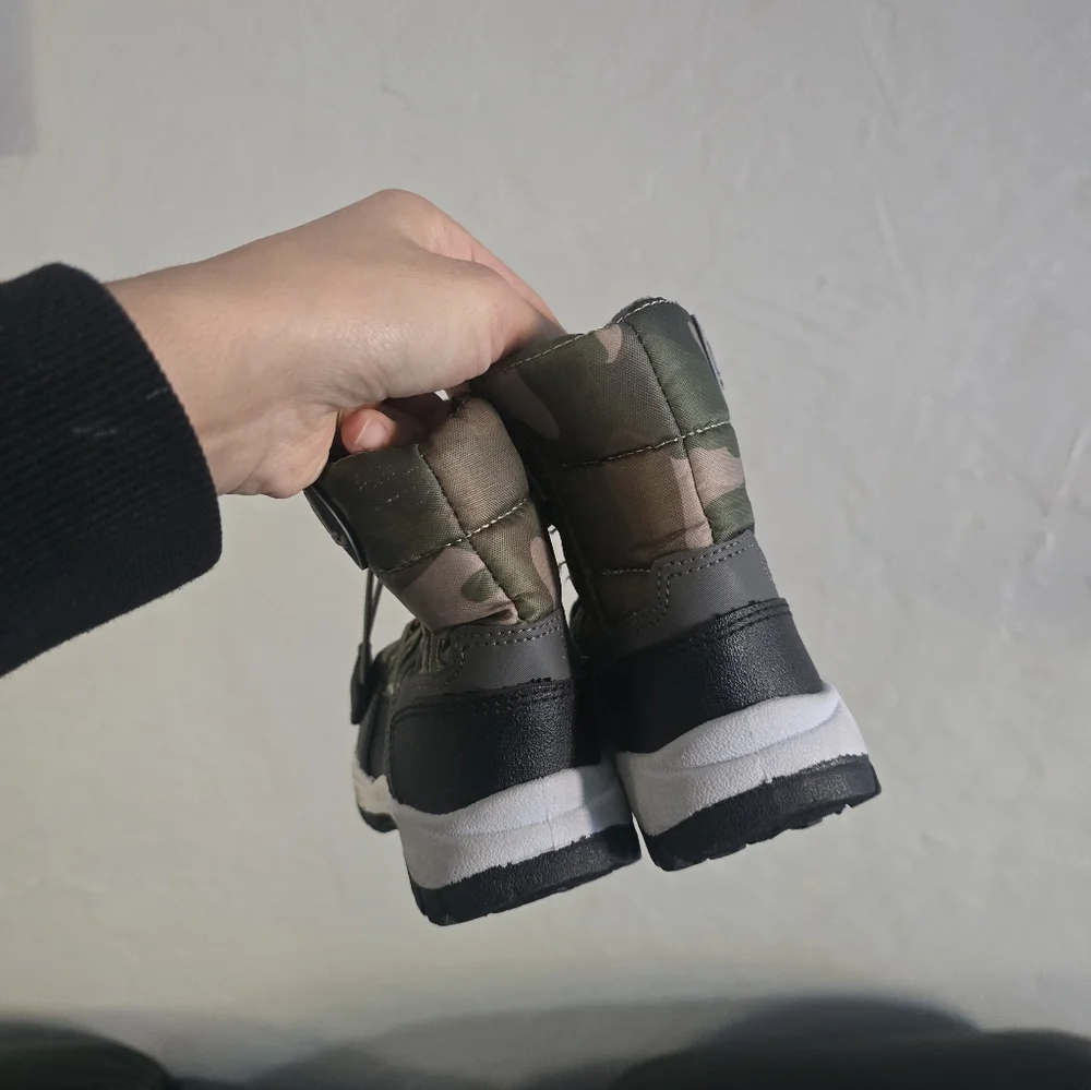 RuggedBear Snow Boots 6c